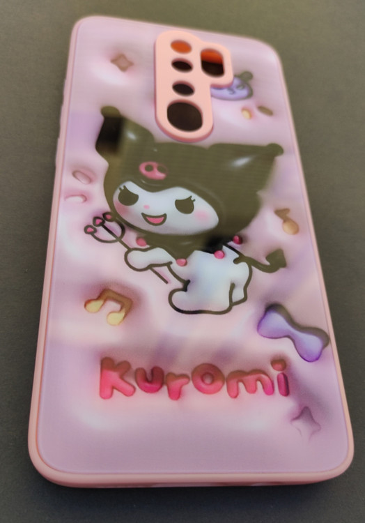 محافظ گوشی نوت ۸ پرو با طرح عروسک کرومی صورتی و ضد خش