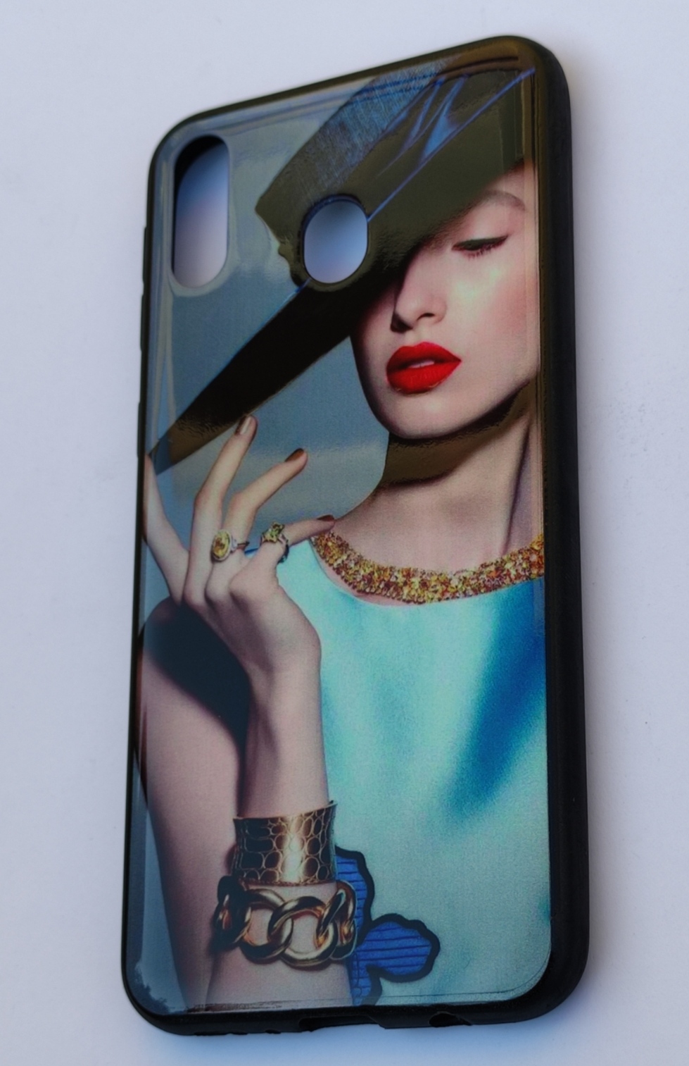 کاور سامسونگ A20 و A30 طرح خانم با کلاه و زیورآلات با سطح براق و چاپ رنگ ثابت