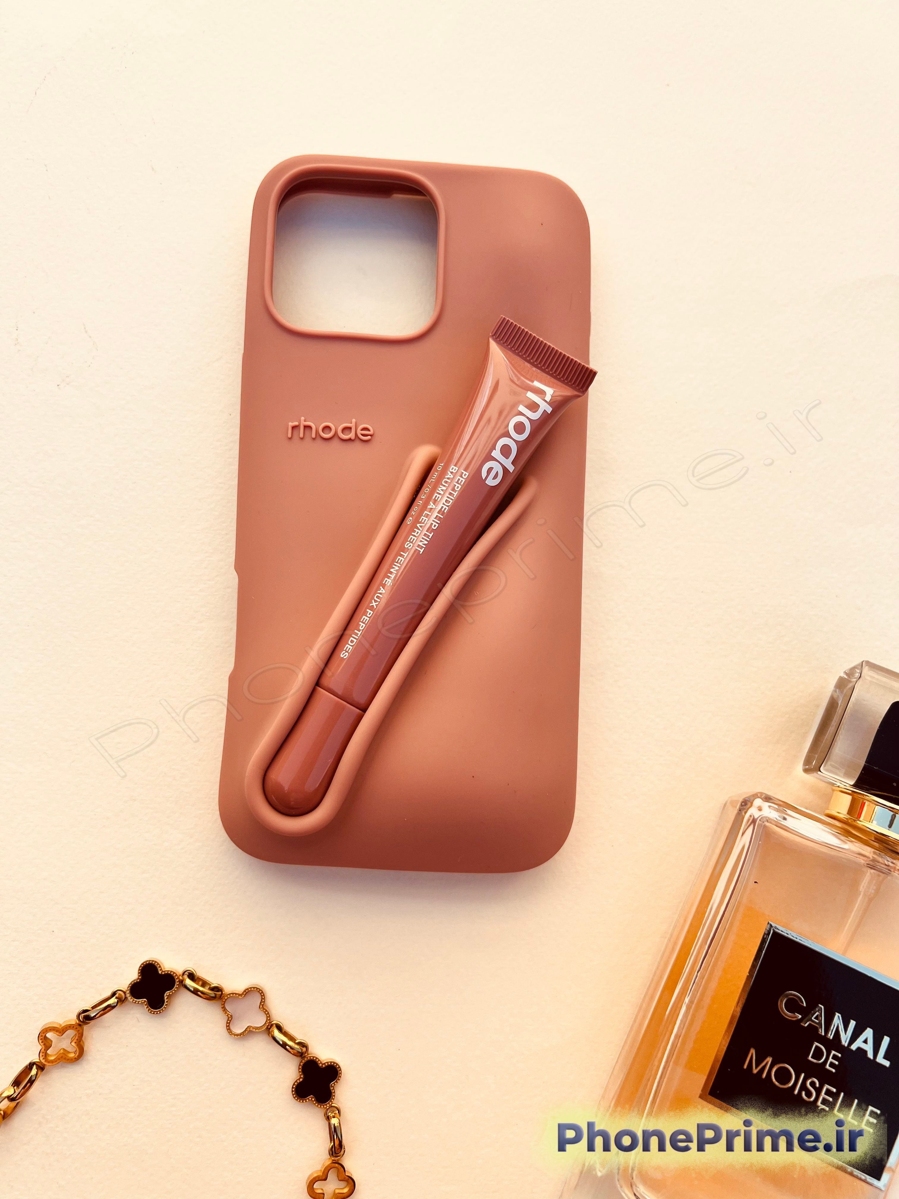 کاور لیپ‌گلس‌دار لاکچری برای iPhone 12/13 Pro Max، همراه لیپ‌گلس اصل ایتالیا و بسته‌بندی پک‌دار.