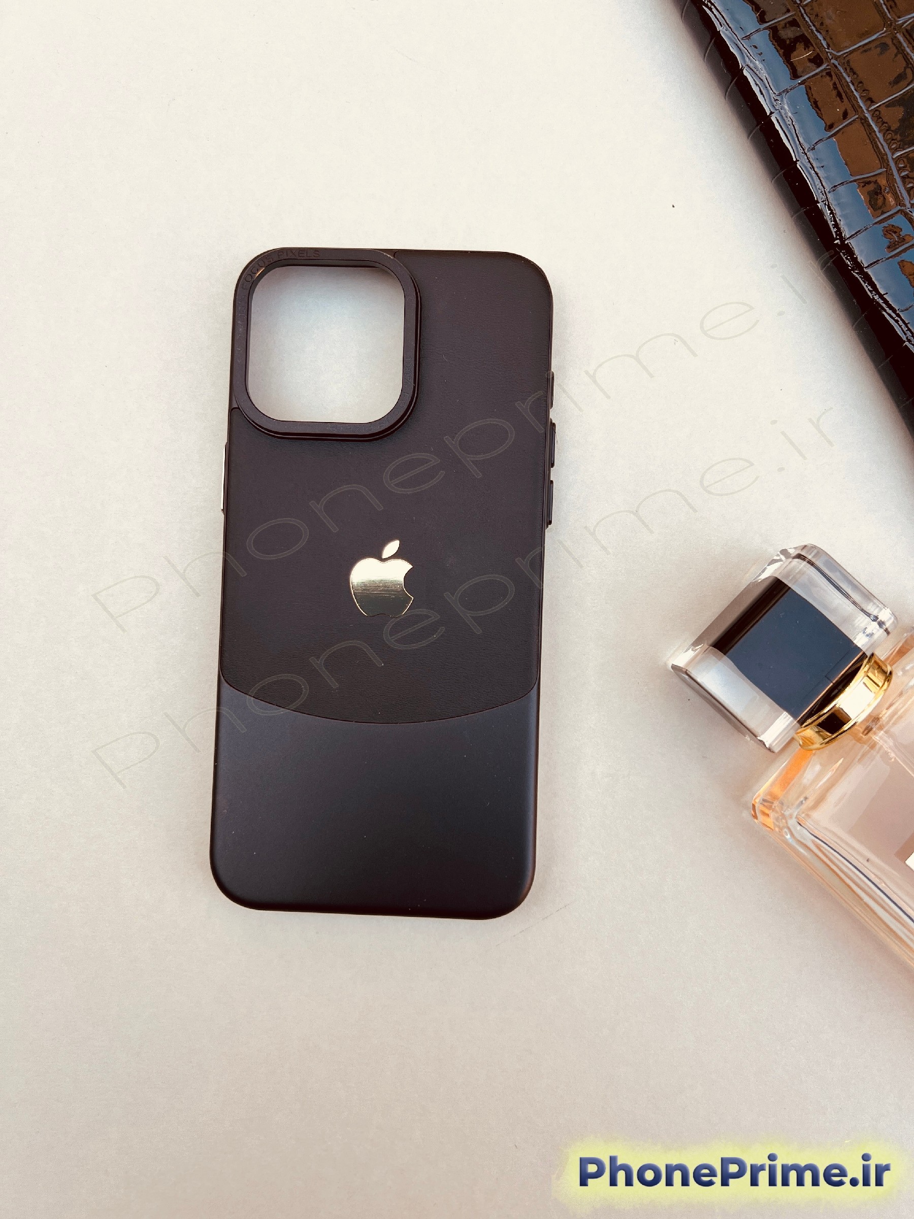 گارد و کاور چرمی آیفون 15 پرومکس مشکی لاکچری