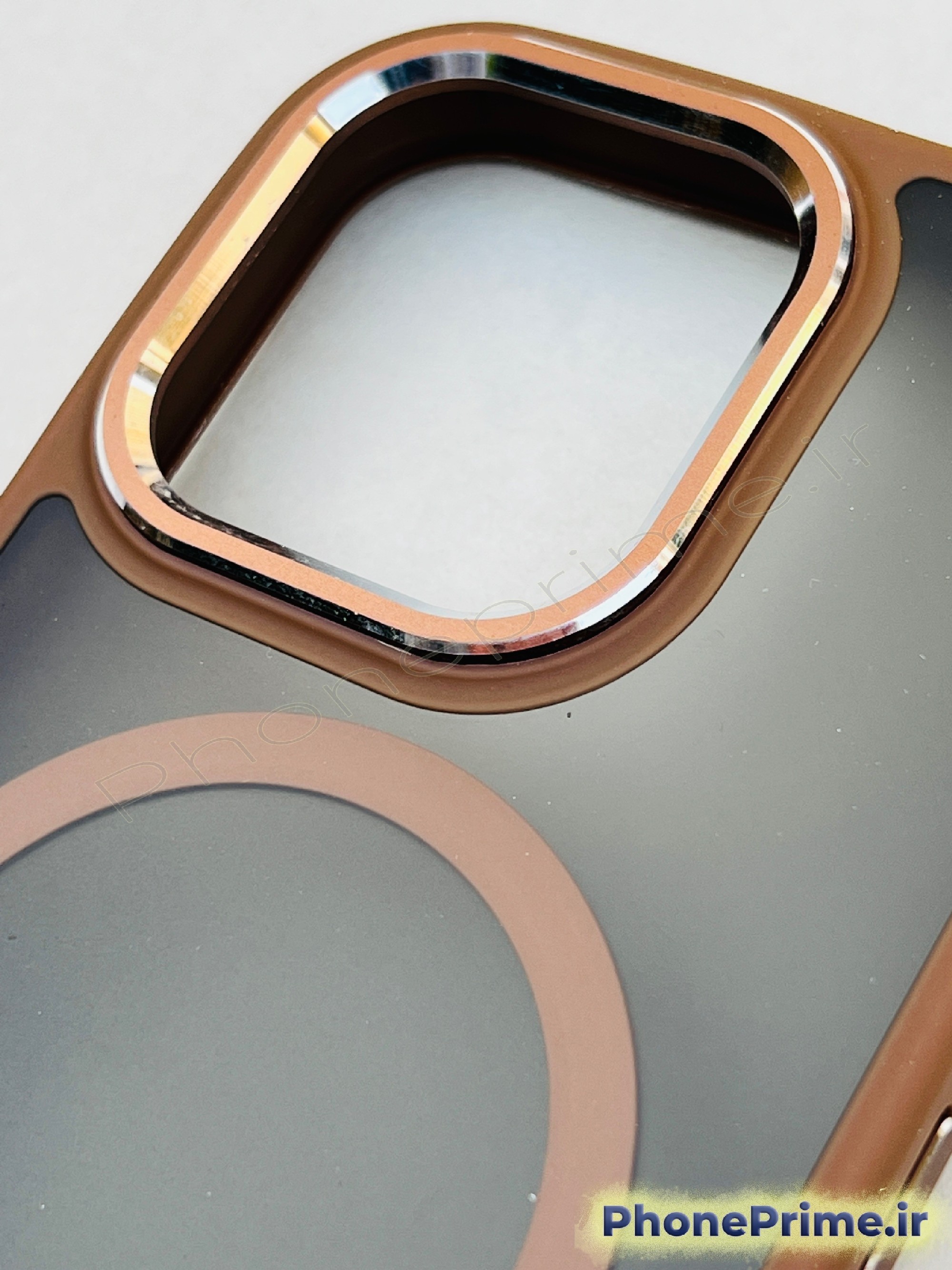 کاور آیفون 16 پرو با محافظ لنز ضد ضربه
