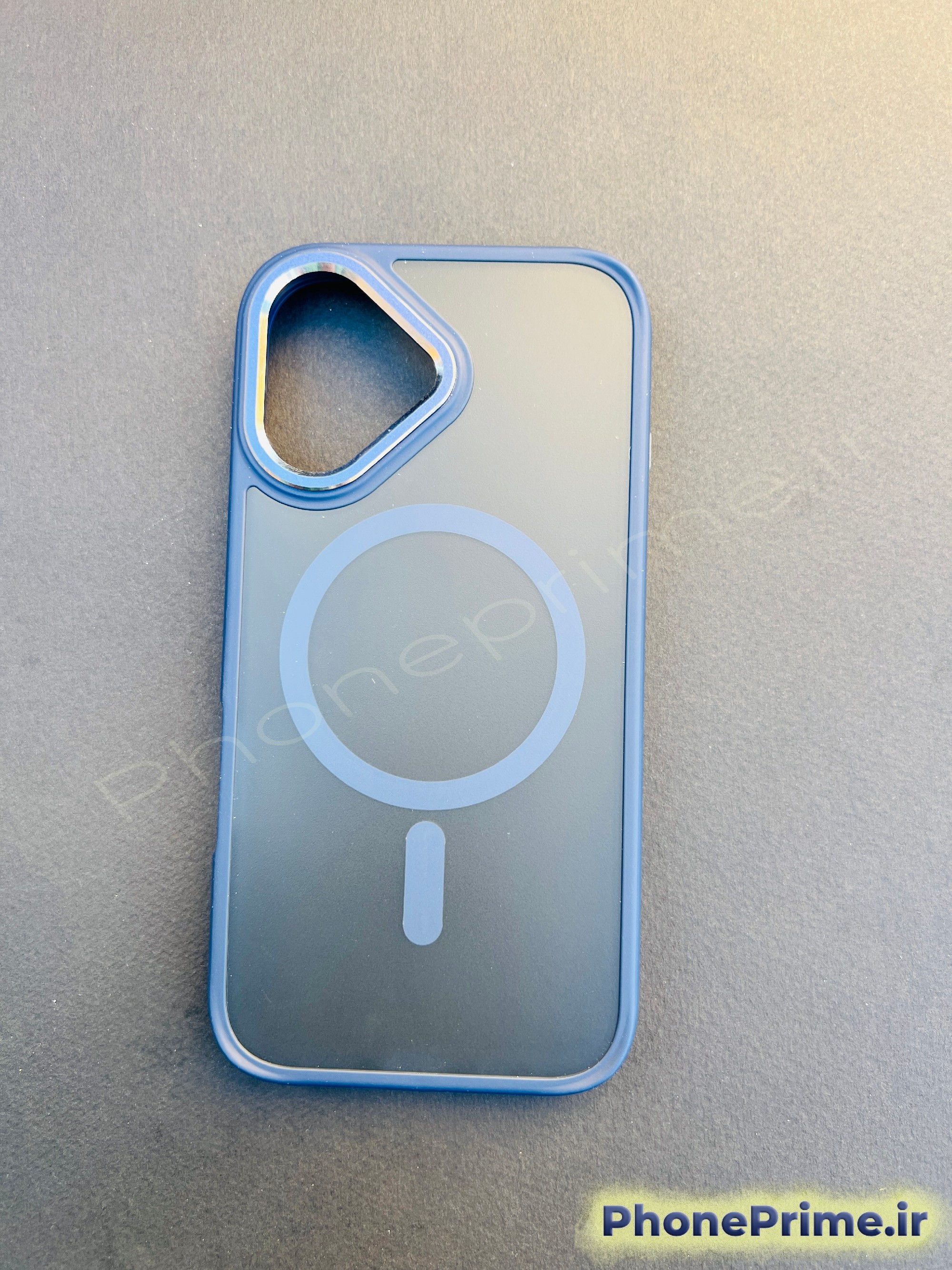 کاور سرمه‌ای مات آیفون 16 با فریم تیتانیومی