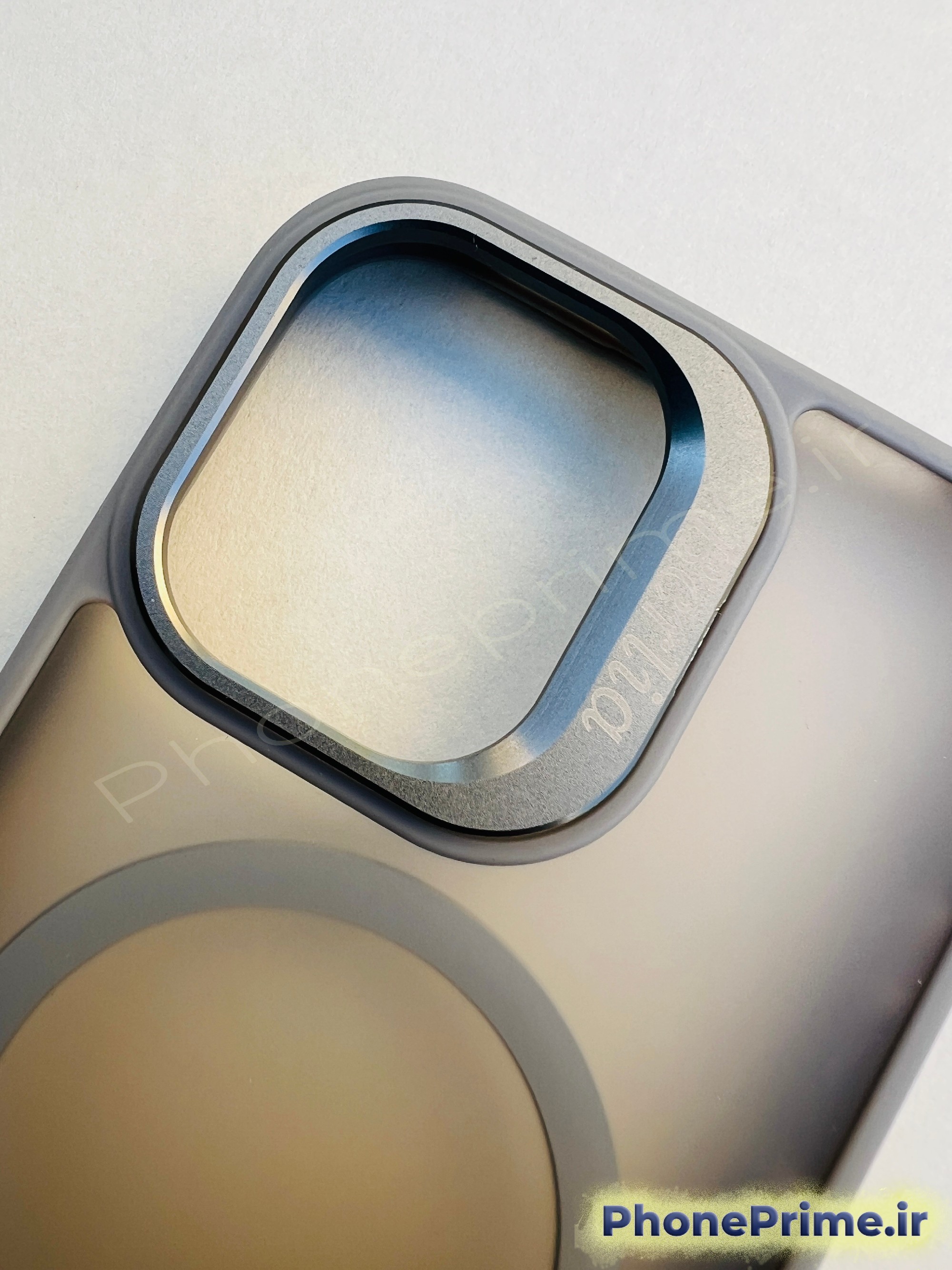 کاور مات تیتانیومی رنگ Gray با مگ‌سیف اصلی و محافظ لنز شیشه‌ای مخصوص آیفون 16 – مدل لوکس و ضدضربه