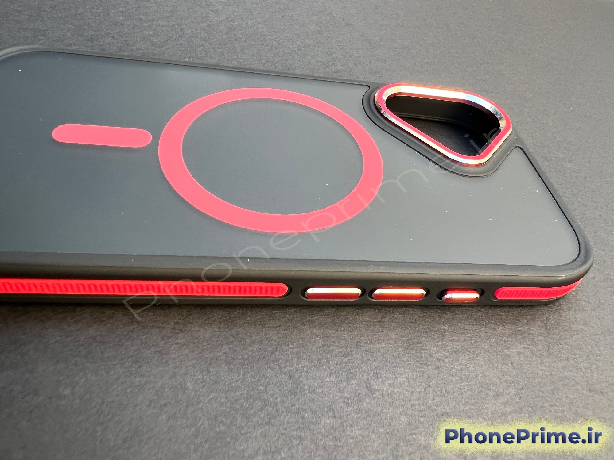 کاور پشت مات مقاوم آیفون 16 با فریم تیتانیومی قرمز و دور مشکی/قرمز – ضدضربه، مگ‌سیف اصلی، کیفیت لوکس