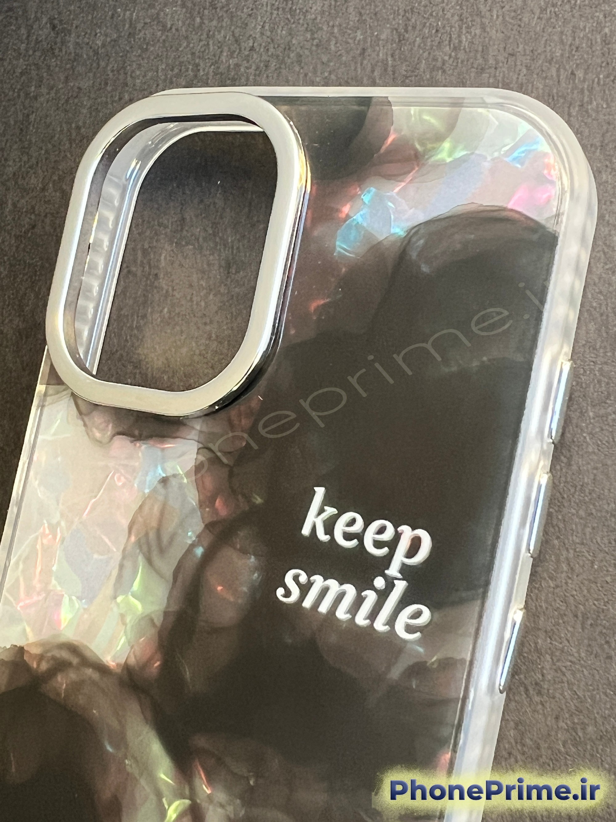 کاور آیفون ۱۶ طرح دار