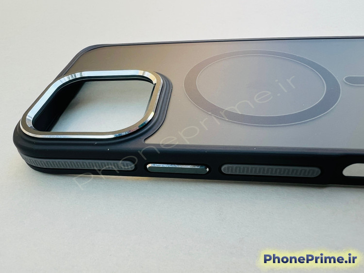 کاور پشت مات دور مشکی آیفون 16 پرو مکس