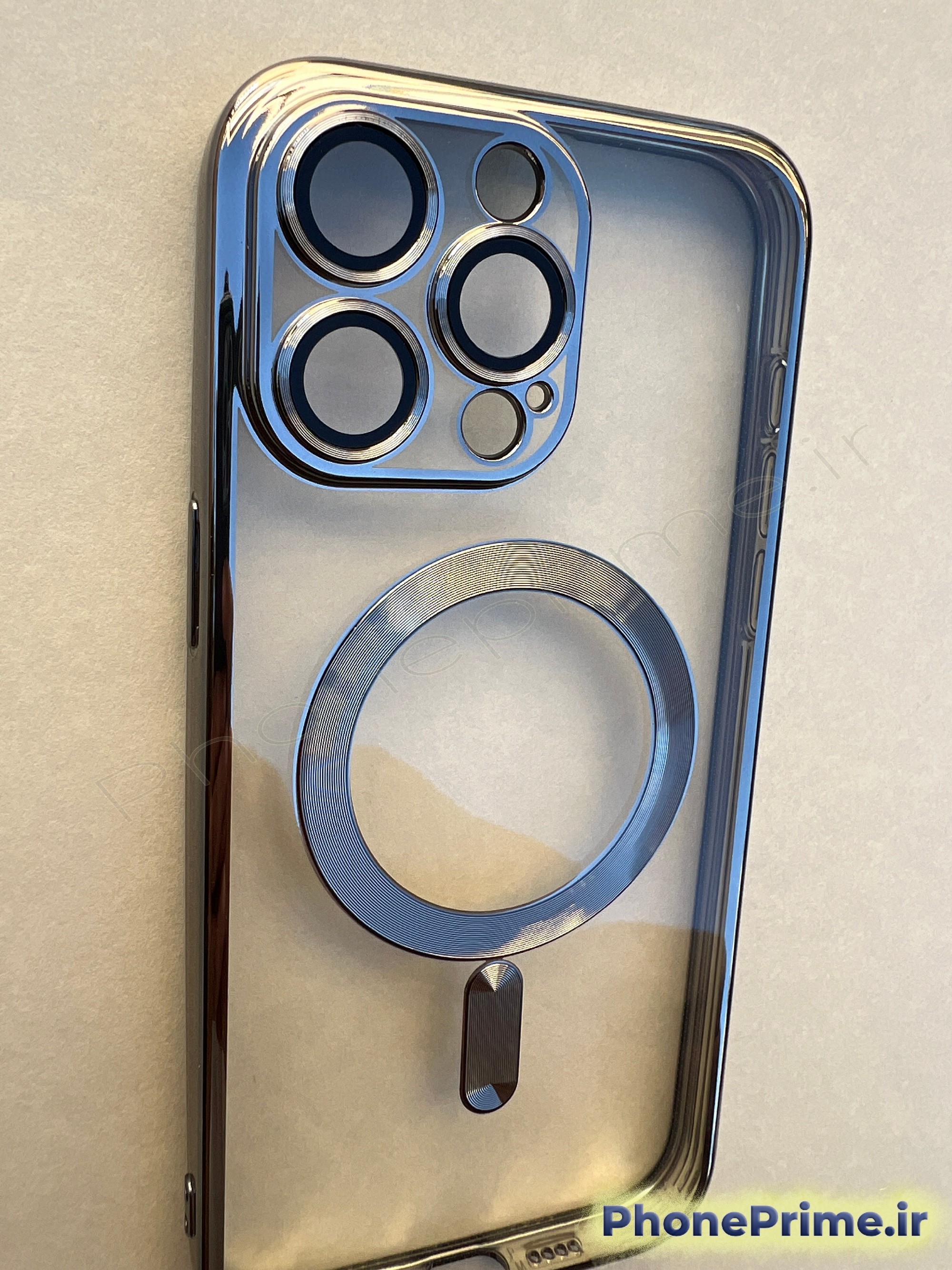 کاور شفاف تیتانیومی مگ‌سیف دار برند برلیا برای آیفون 15 پرومکس