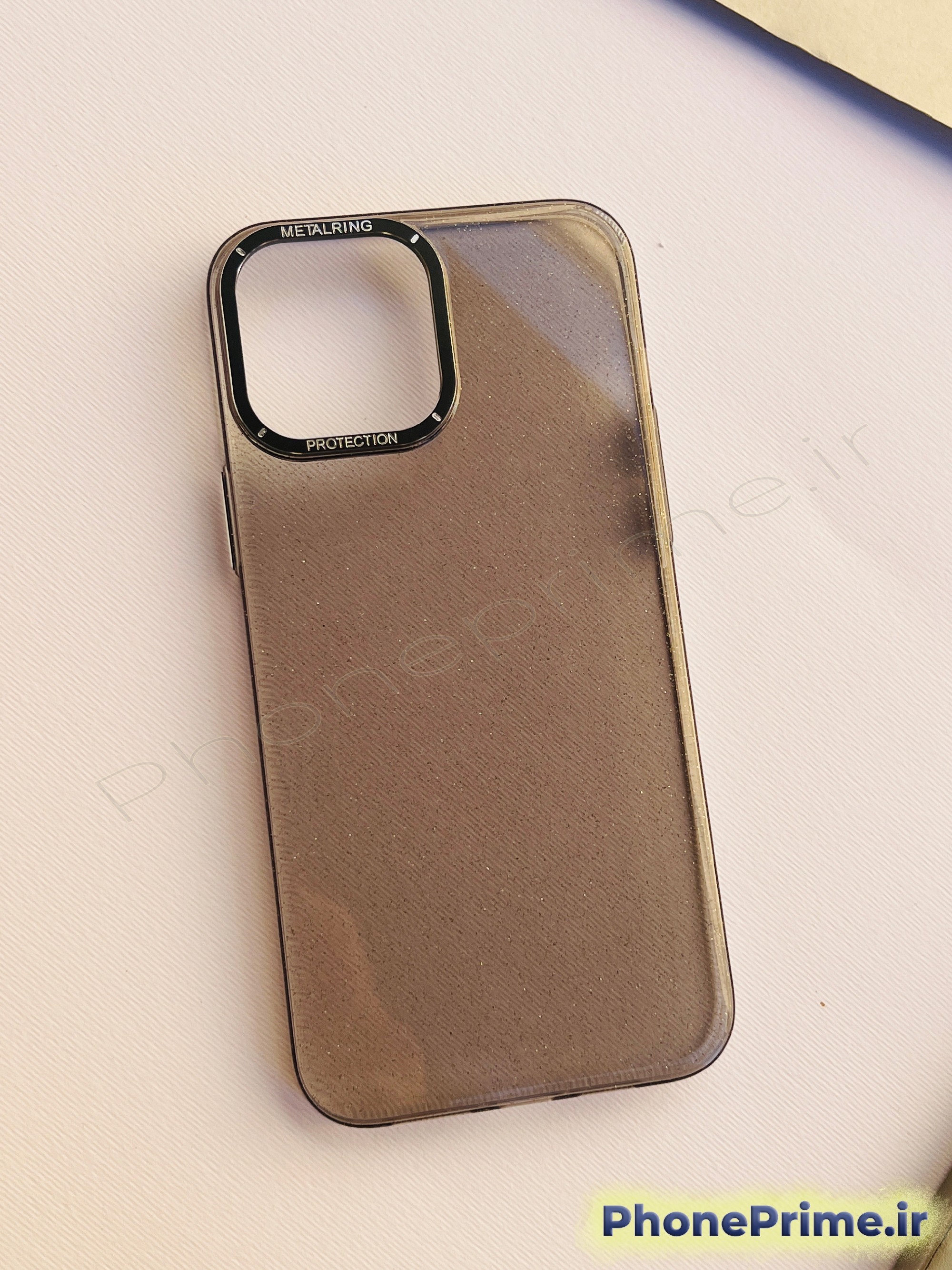 عکس کاور شیشه‌ای دودی شاین با فریم تیتانیومی برای آیفون 15 پرومکس – مدل اسلیم و ضدزردی