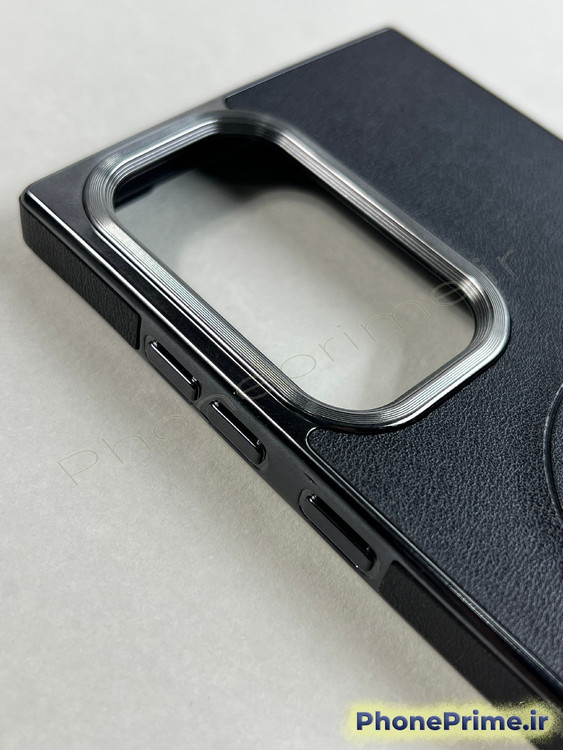 قاب چرمی مشکی سامسونگ S24 Ultra با بافت دانه درشت و حلقه مگ سیف