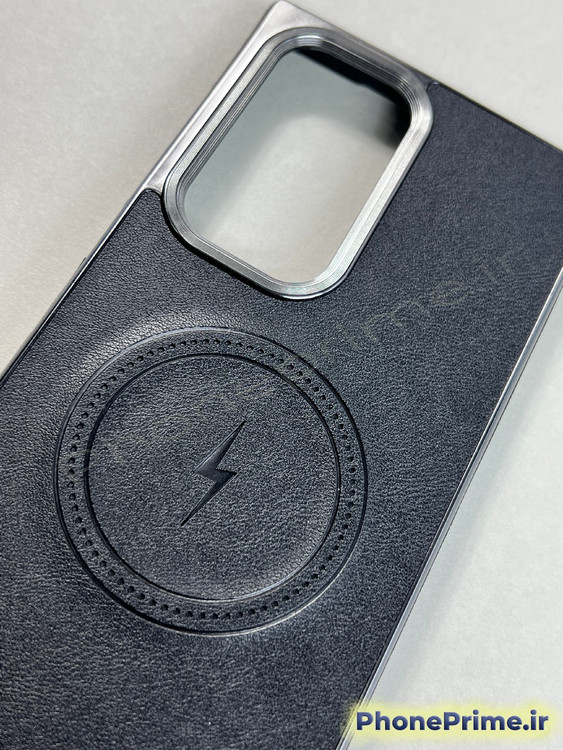 قاب چرمی مشکی سامسونگ S24 Ultra با بافت دانه درشت و حلقه مگ سیف