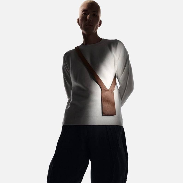 کیف بافتنی آیفون مدل iPhone Pocket طرح Issey Miyake