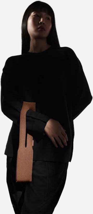 کیف بافتنی آیفون مدل iPhone Pocket طرح Issey Miyake