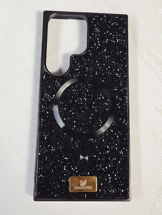 قاب گوشی سامسونگ Galaxy S23 Ultra طرح سواروسکی نگین دار مشکی با حلقه مگ سیف و پلاک طلایی