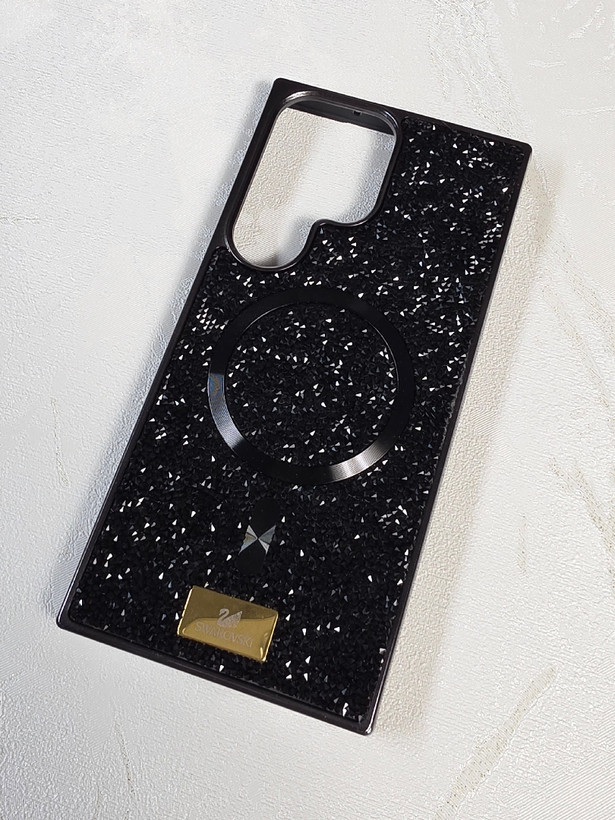 قاب گوشی سامسونگ Galaxy S23 Ultra طرح سواروسکی نگین دار مشکی با حلقه مگ سیف و پلاک طلایی