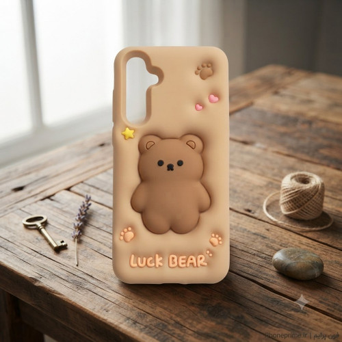 قاب فانتزی ۳D سامسونگ Galaxy سری اولترا (S24 Ultra/S23 Ultra) طرح خرس شانس Luck BEAR کرم نسکافهای فون پرایم