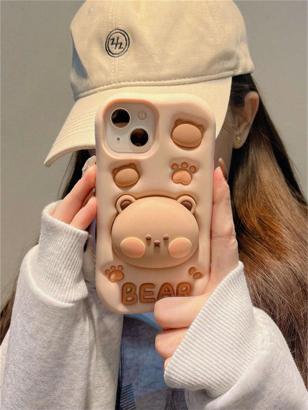 قاب فانتزی سیلیکونی کرمی طرح سهبعدی خرس برای آیفون ۱۶ پرو - iPhone 16 Pro 3D Bear Case