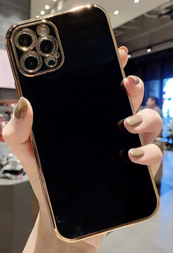 قاب لوکس براق مای کیس (My Case) آیفون 13 پرو مکس و 12 پرو مکس رنگ مشکی با لبههای دور طلایی و محافظ لنز یکپارچه دوربین